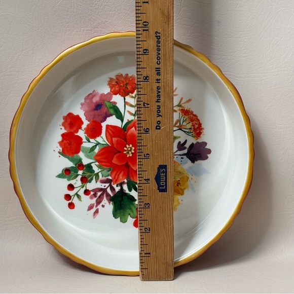 The Pioneer Woman
Stoneware 9.5" Pie Pan
Baking Dish Winter Bouquet
Poinsettia - Picture 6 of 6